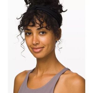 SOLD - Lululemon All Night Twist Headband Black One Size